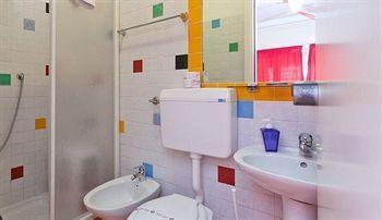 Hotel Rainbow ปาแลร์โม ภายนอก รูปภาพ
