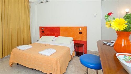 Hotel Rainbow ปาแลร์โม ภายนอก รูปภาพ