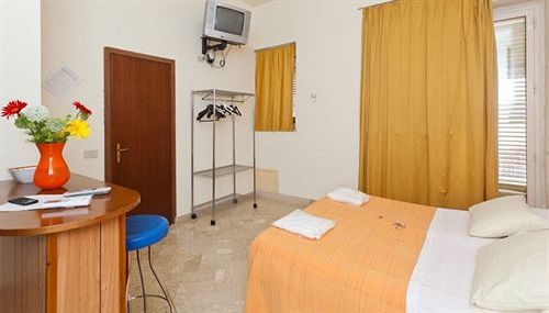 Hotel Rainbow ปาแลร์โม ภายนอก รูปภาพ