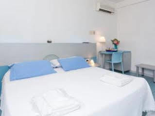 Hotel Rainbow ปาแลร์โม ภายนอก รูปภาพ